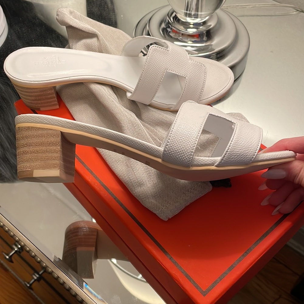 White block heel sandal